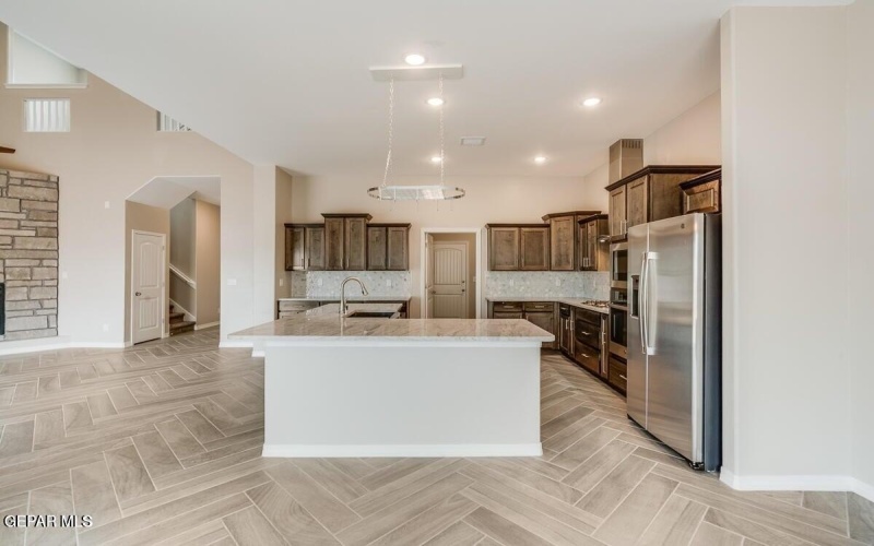 937 GULF STREAMS, El Paso, TX 79932, 4 Habitaciones Habitaciones , ,2 BañosBaños,Residential,En Venta,937 GULF STREAMS,925793