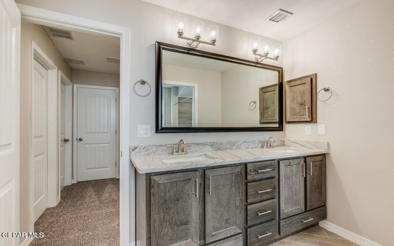 937 GULF STREAMS, El Paso, TX 79932, 4 Habitaciones Habitaciones , ,2 BañosBaños,Residential,En Venta,937 GULF STREAMS,925793