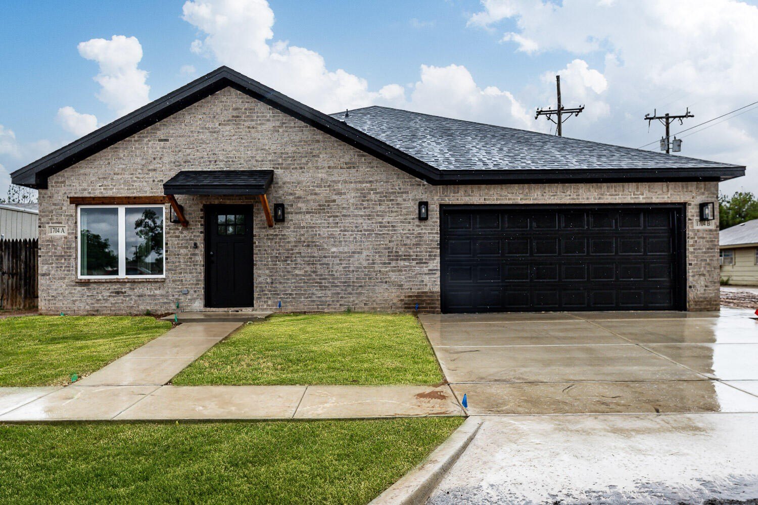 1704 Elkhart Avenue, Lubbock, TX 79416, 6 Habitaciones Habitaciones , ,7 BañosBaños,Residential Multi Family,En Venta,1704 Elkhart Avenue,202557343