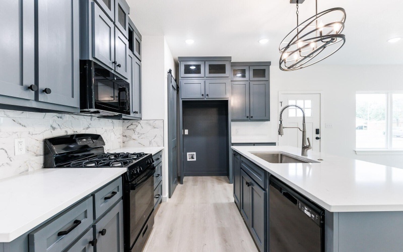 1704 Elkhart Avenue, Lubbock, TX 79416, 6 Habitaciones Habitaciones , ,7 BañosBaños,Residential Multi Family,En Venta,1704 Elkhart Avenue,202557343