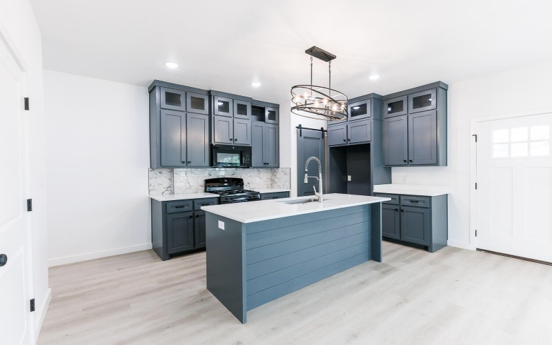 1704 Elkhart Avenue, Lubbock, TX 79416, 6 Habitaciones Habitaciones , ,7 BañosBaños,Residential Multi Family,En Venta,1704 Elkhart Avenue,202557343