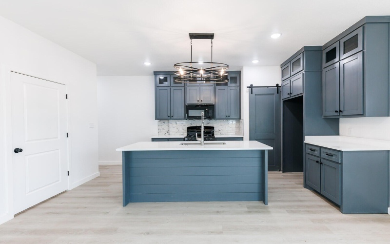 1704 Elkhart Avenue, Lubbock, TX 79416, 6 Habitaciones Habitaciones , ,7 BañosBaños,Residential Multi Family,En Venta,1704 Elkhart Avenue,202557343