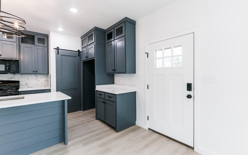 1704 Elkhart Avenue, Lubbock, TX 79416, 6 Habitaciones Habitaciones , ,7 BañosBaños,Residential Multi Family,En Venta,1704 Elkhart Avenue,202557343