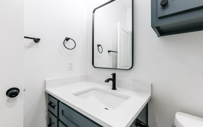1704 Elkhart Avenue, Lubbock, TX 79416, 6 Habitaciones Habitaciones , ,7 BañosBaños,Residential Multi Family,En Venta,1704 Elkhart Avenue,202557343