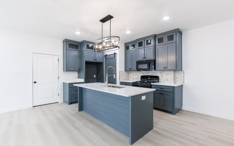 1704 Elkhart Avenue, Lubbock, TX 79416, 6 Habitaciones Habitaciones , ,7 BañosBaños,Residential Multi Family,En Venta,1704 Elkhart Avenue,202557343