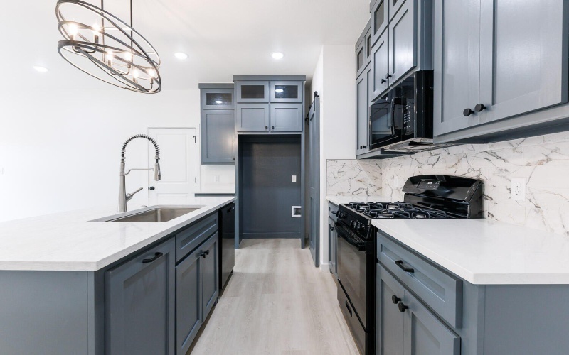 1704 Elkhart Avenue, Lubbock, TX 79416, 6 Habitaciones Habitaciones , ,7 BañosBaños,Residential Multi Family,En Venta,1704 Elkhart Avenue,202557343
