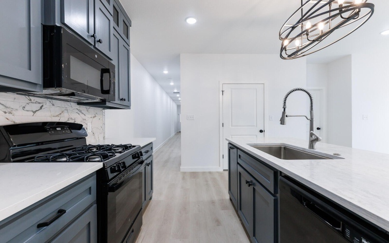 1704 Elkhart Avenue, Lubbock, TX 79416, 6 Habitaciones Habitaciones , ,7 BañosBaños,Residential Multi Family,En Venta,1704 Elkhart Avenue,202557343