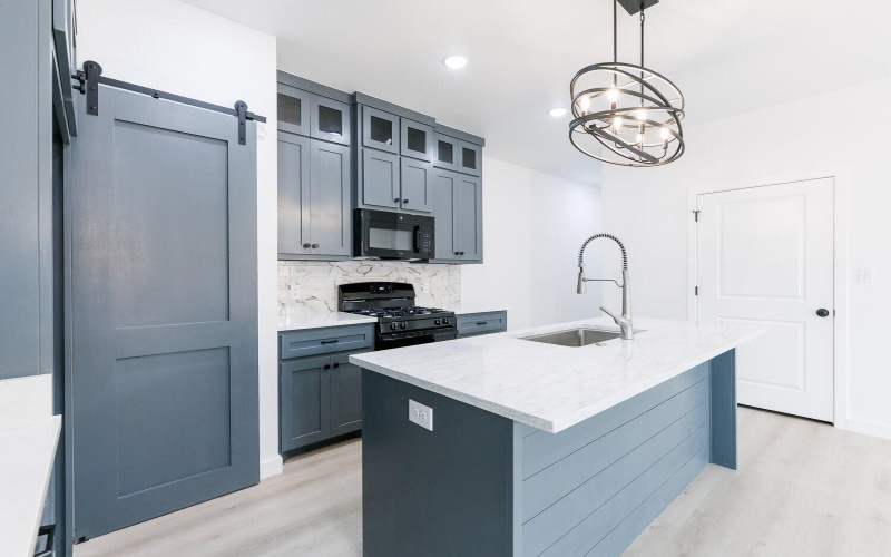 1704 Elkhart Avenue, Lubbock, TX 79416, 6 Habitaciones Habitaciones , ,7 BañosBaños,Residential Multi Family,En Venta,1704 Elkhart Avenue,202557343
