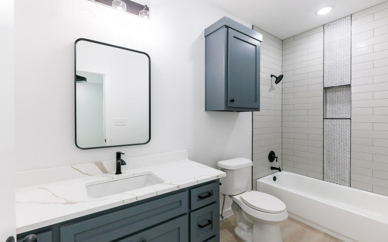 1704 Elkhart Avenue, Lubbock, TX 79416, 6 Habitaciones Habitaciones , ,7 BañosBaños,Residential Multi Family,En Venta,1704 Elkhart Avenue,202557343