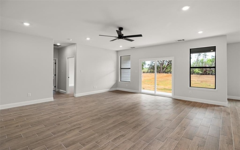 5405 Stonegate Circle, Granbury, TX 76048, 4 Bedrooms Bedrooms, ,2 BathroomsBathrooms,Residential,For Sale,5405 Stonegate Circle,20930664