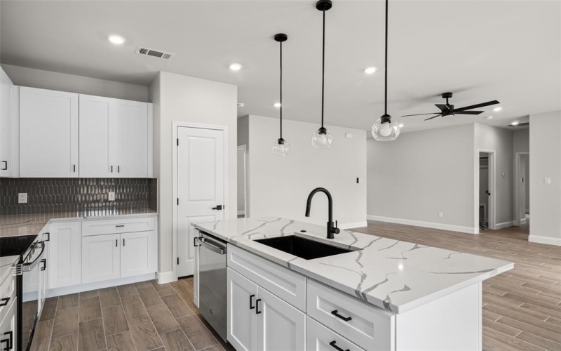 5405 Stonegate Circle, Granbury, TX 76048, 4 Bedrooms Bedrooms, ,2 BathroomsBathrooms,Residential,For Sale,5405 Stonegate Circle,20930664