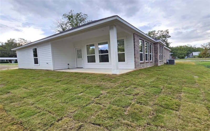 202 E 1st North Street, Kaufman, TX 75142, 4 Bedrooms Bedrooms, ,2 BathroomsBathrooms,Residential,For Sale,202 E 1st North Street,20989723