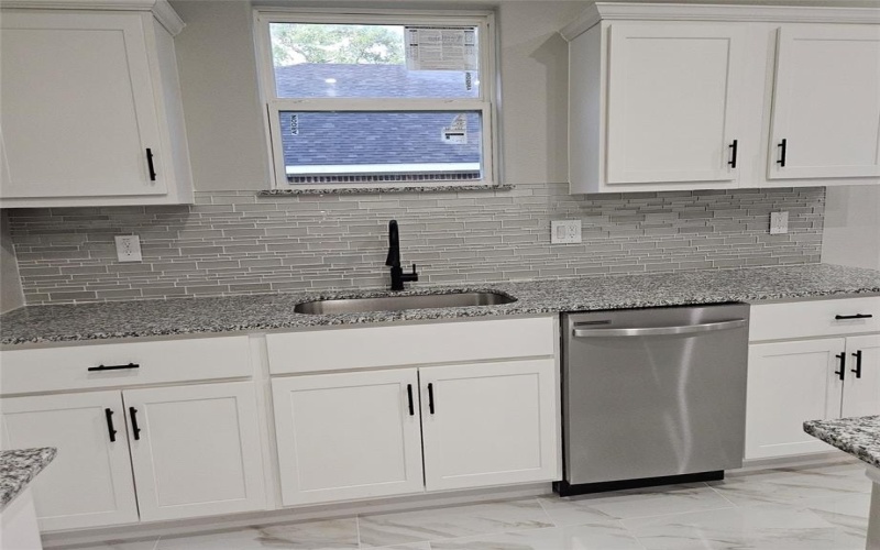 202 E 1st North Street, Kaufman, TX 75142, 4 Bedrooms Bedrooms, ,2 BathroomsBathrooms,Residential,For Sale,202 E 1st North Street,20989723