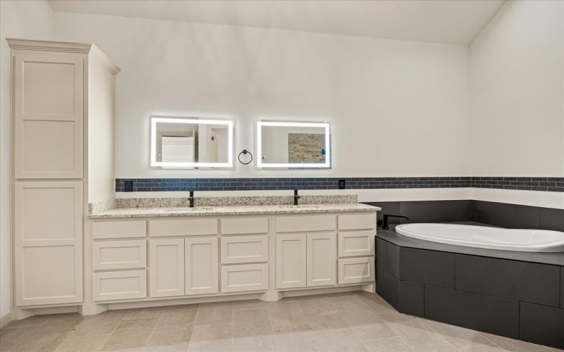 2117 Middlewood Circle, Granbury, TX 76049, 4 Habitaciones Habitaciones , ,3 BañosBaños,Residential,En Venta,2117 Middlewood Circle,0,20989733