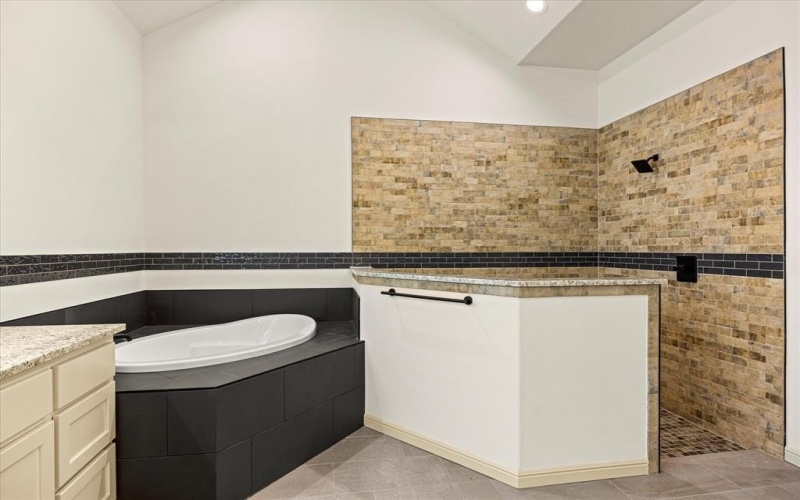 2117 Middlewood Circle, Granbury, TX 76049, 4 Habitaciones Habitaciones , ,3 BañosBaños,Residential,En Venta,2117 Middlewood Circle,0,20989733