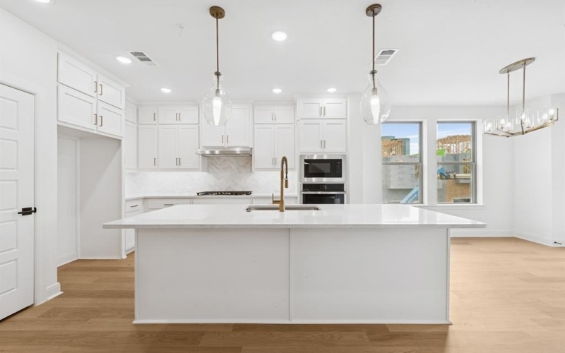 4839 Fuller Court #701, Irving, TX 75038, 3 Bedrooms Bedrooms, ,2 BathroomsBathrooms,Residential,For Sale,4839 Fuller Court,0,20989790