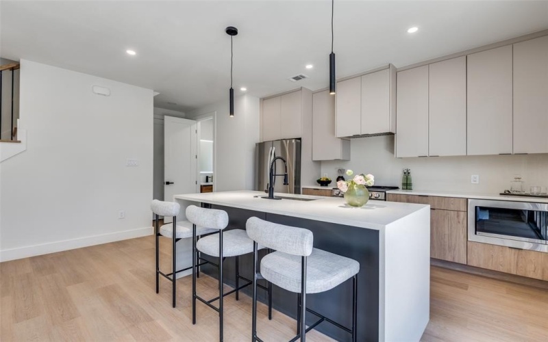 7328 Flyers Way, Dallas, TX 75235, 3 Habitaciones Habitaciones , ,2 BañosBaños,Residential,En Venta,7328 Flyers Way,20989869
