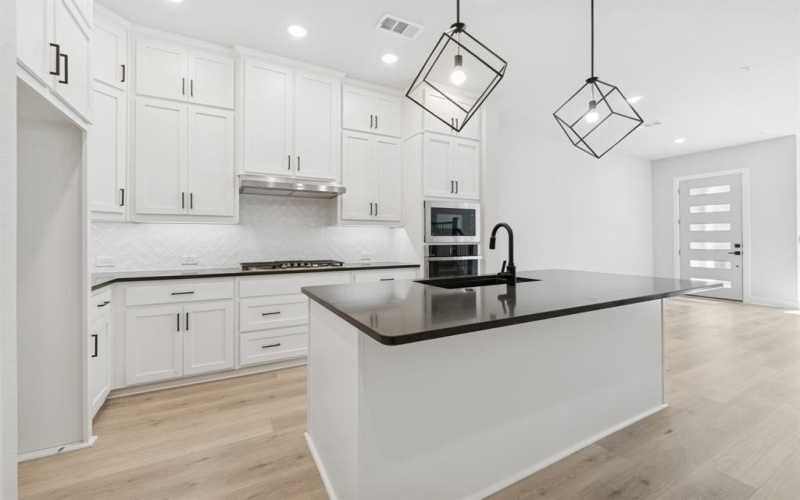 4839 Fuller Court #704, Irving, TX 75038, 3 Habitaciones Habitaciones , ,2 BañosBaños,Residential,En Venta,4839 Fuller Court,0,20989874