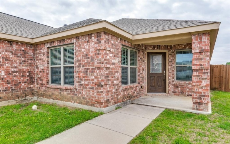 272 Irick Court, Aubrey, TX 76227, 3 Bedrooms Bedrooms, ,2 BathroomsBathrooms,Residential,For Sale,272 Irick Court,20989911
