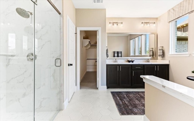 209 Evenstar Lane, Rockwall, TX 75087, 5 Habitaciones Habitaciones , ,5 BañosBaños,Residential,En Venta,209 Evenstar Lane,0,20989947