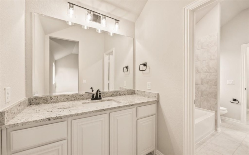 137 Claywood Drive, Glenn Heights, TX 75154, 5 Bedrooms Bedrooms, ,3 BathroomsBathrooms,Residential,For Sale,137 Claywood Drive,0,20989984