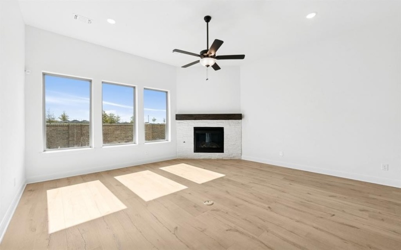 607 Long Trail, Mansfield, TX 76063, 4 Habitaciones Habitaciones , ,3 BañosBaños,Residential,En Venta,607 Long Trail,0,20990154