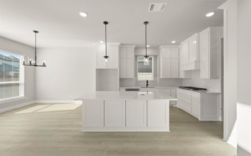 2210 Pelican, Mansfield, TX 76063, 6 Bedrooms Bedrooms, ,5 BathroomsBathrooms,Residential,For Sale,2210 Pelican,0,20990354
