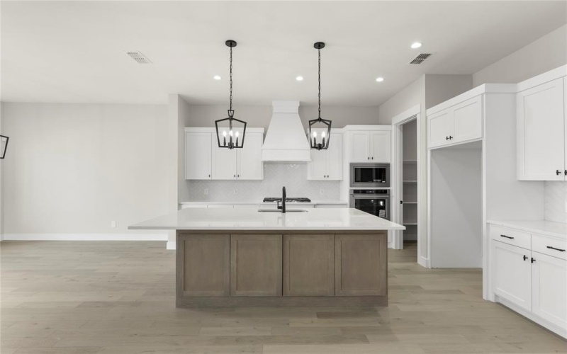 1902 Pebble Lane, Rockwall, TX 75087, 5 Bedrooms Bedrooms, ,5 BathroomsBathrooms,Residential,For Sale,1902 Pebble Lane,20990399