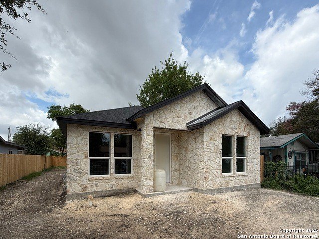 2412 Ceralvo St, San Antonio, TX 78237, 3 Habitaciones Habitaciones , ,2 BañosBaños,Residential,En Venta,2412 Ceralvo St,1881262