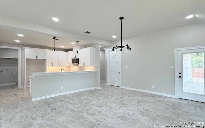 419 N San Ignacio Ave, San Antonio, TX 78228, 4 Habitaciones Habitaciones , ,3 BañosBaños,Residential,En Venta,419 N San Ignacio Ave,0,1881275