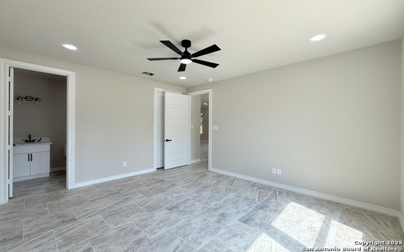 419 N San Ignacio Ave, San Antonio, TX 78228, 4 Habitaciones Habitaciones , ,3 BañosBaños,Residential,En Venta,419 N San Ignacio Ave,0,1881275