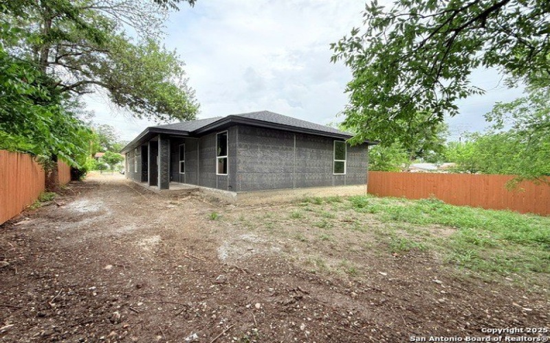 419 N San Ignacio Ave, San Antonio, TX 78228, 4 Habitaciones Habitaciones , ,3 BañosBaños,Residential,En Venta,419 N San Ignacio Ave,0,1881275