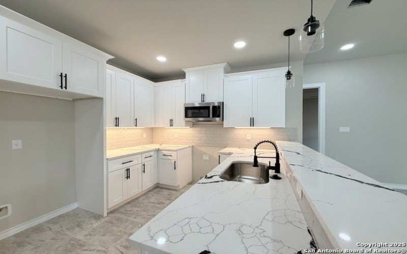 419 N San Ignacio Ave, San Antonio, TX 78228, 4 Habitaciones Habitaciones , ,3 BañosBaños,Residential,En Venta,419 N San Ignacio Ave,0,1881275