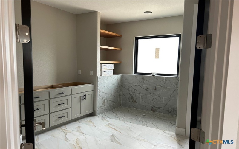 103 Still Meadow Drive, Kingsland, TX 78639, 4 Habitaciones Habitaciones , ,3 BañosBaños,Residential,En Venta,103 Still Meadow Drive,585613