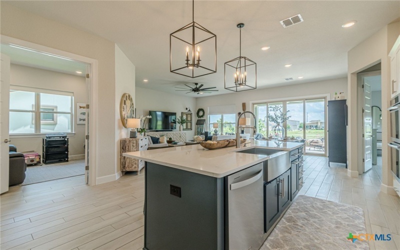 1308 Dancing Oak Lane, San Marcos, TX 78666, 2 Habitaciones Habitaciones , ,2 BañosBaños,Residential,En Venta,1308 Dancing Oak Lane,585620