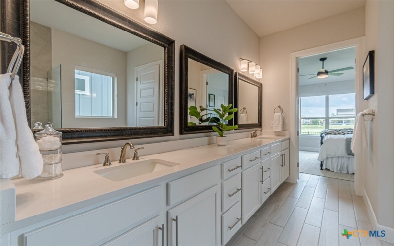 1308 Dancing Oak Lane, San Marcos, TX 78666, 2 Habitaciones Habitaciones , ,2 BañosBaños,Residential,En Venta,1308 Dancing Oak Lane,585620