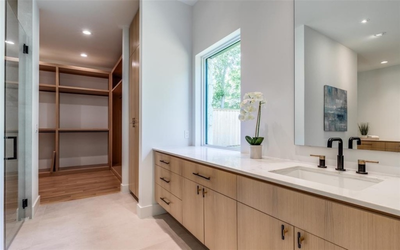 4025 Hockaday Drive, Dallas, TX 75229, 5 Bedrooms Bedrooms, ,6 BathroomsBathrooms,Residential,For Sale,4025 Hockaday Drive,20978777