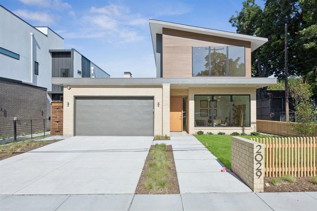 2029 Summit Avenue, Dallas, TX 75206, 3 Bedrooms Bedrooms, ,5 BathroomsBathrooms,Residential,For Sale,2029 Summit Avenue,20979948