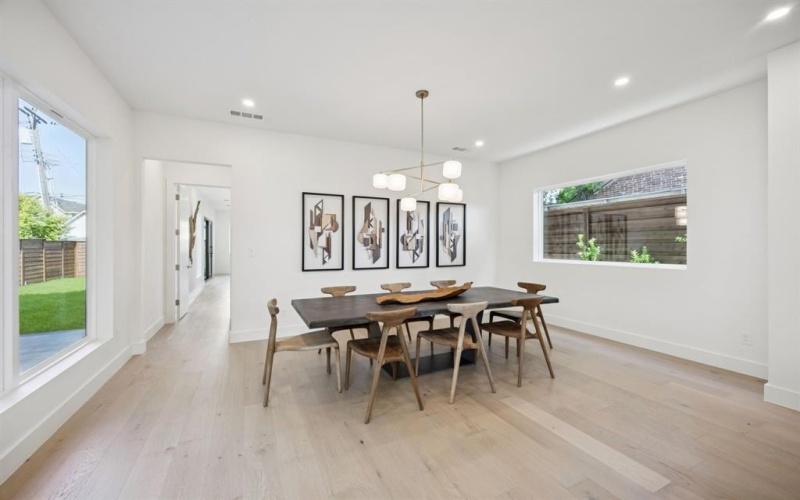 2029 Summit Avenue, Dallas, TX 75206, 3 Bedrooms Bedrooms, ,5 BathroomsBathrooms,Residential,For Sale,2029 Summit Avenue,20979948