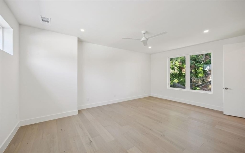 2029 Summit Avenue, Dallas, TX 75206, 3 Bedrooms Bedrooms, ,5 BathroomsBathrooms,Residential,For Sale,2029 Summit Avenue,20979948