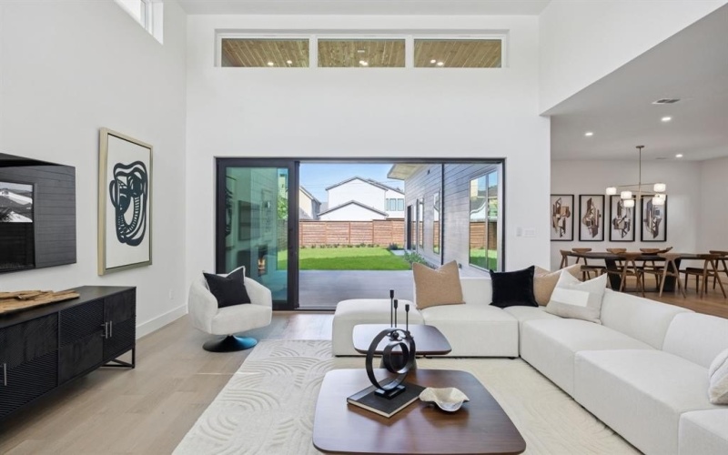 2029 Summit Avenue, Dallas, TX 75206, 3 Bedrooms Bedrooms, ,5 BathroomsBathrooms,Residential,For Sale,2029 Summit Avenue,20979948