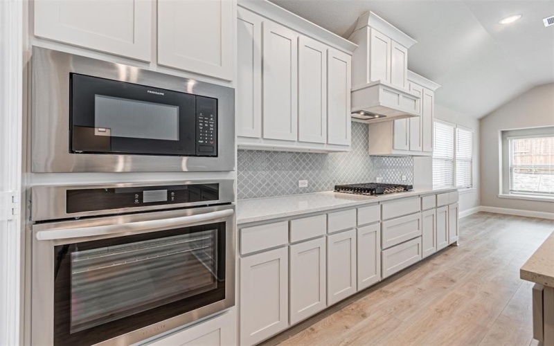 14429 McClint Street, Pilot Point, TX 75009, 5 Bedrooms Bedrooms, ,5 BathroomsBathrooms,Residential,For Sale,14429 McClint Street,20985135
