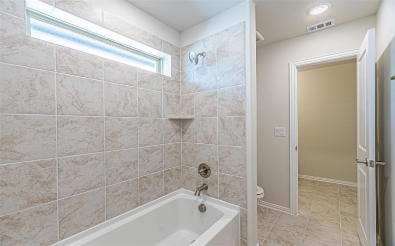 14429 McClint Street, Pilot Point, TX 75009, 5 Bedrooms Bedrooms, ,5 BathroomsBathrooms,Residential,For Sale,14429 McClint Street,20985135