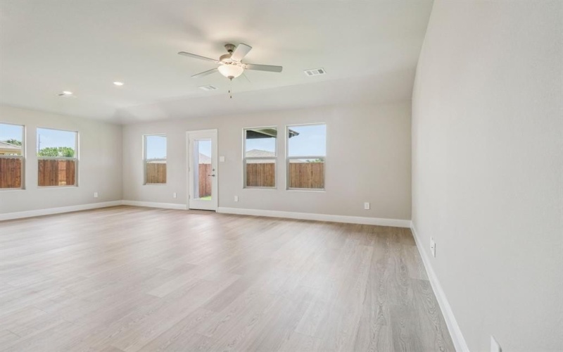 463 Yellowstar Lane, Lavon, TX 75166, 4 Bedrooms Bedrooms, ,3 BathroomsBathrooms,Residential,For Sale,463 Yellowstar Lane,20985338