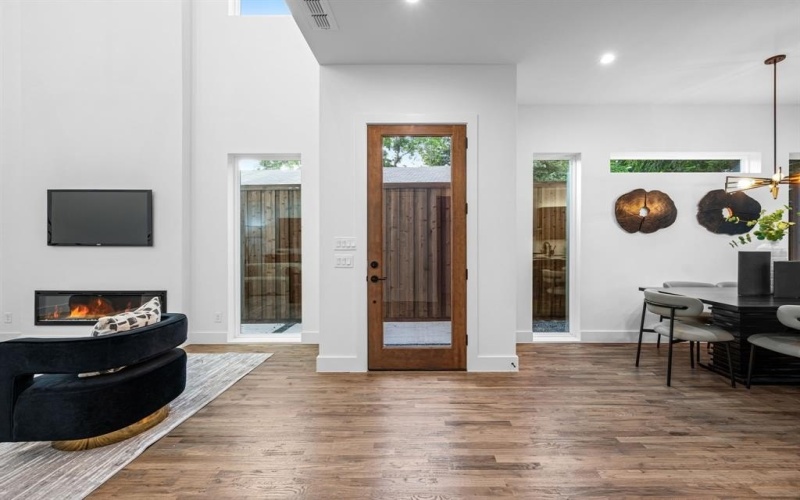 1012 Grandview Avenue, Dallas, TX 75223, 3 Habitaciones Habitaciones , ,2 BañosBaños,Residential,En Venta,1012 Grandview Avenue,20986311