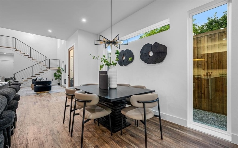 1012 Grandview Avenue, Dallas, TX 75223, 3 Habitaciones Habitaciones , ,2 BañosBaños,Residential,En Venta,1012 Grandview Avenue,20986311