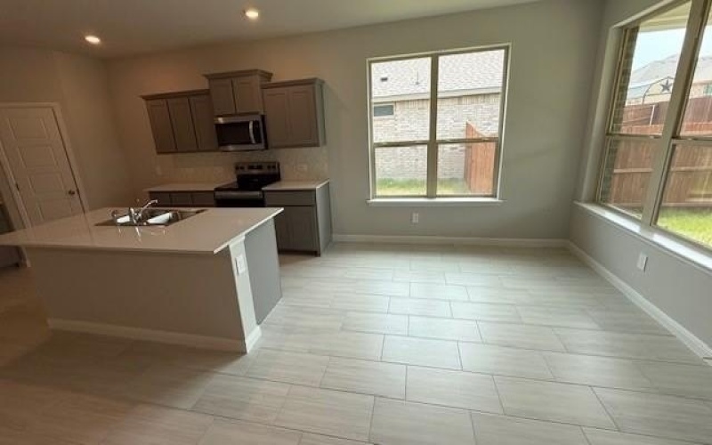1924 PREAKNESS Drive, Granbury, TX 76049, 4 Habitaciones Habitaciones , ,2 BañosBaños,Residential,En Venta,1924 PREAKNESS Drive,20986769