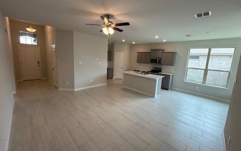 1924 PREAKNESS Drive, Granbury, TX 76049, 4 Habitaciones Habitaciones , ,2 BañosBaños,Residential,En Venta,1924 PREAKNESS Drive,20986769