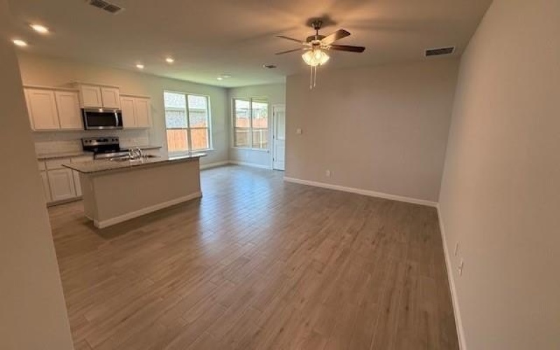 1948 PREAKNESS Drive, Granbury, TX 76049, 4 Habitaciones Habitaciones , ,2 BañosBaños,Residential,En Venta,1948 PREAKNESS Drive,20986805