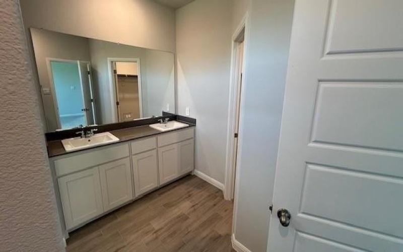 1948 PREAKNESS Drive, Granbury, TX 76049, 4 Habitaciones Habitaciones , ,2 BañosBaños,Residential,En Venta,1948 PREAKNESS Drive,20986805